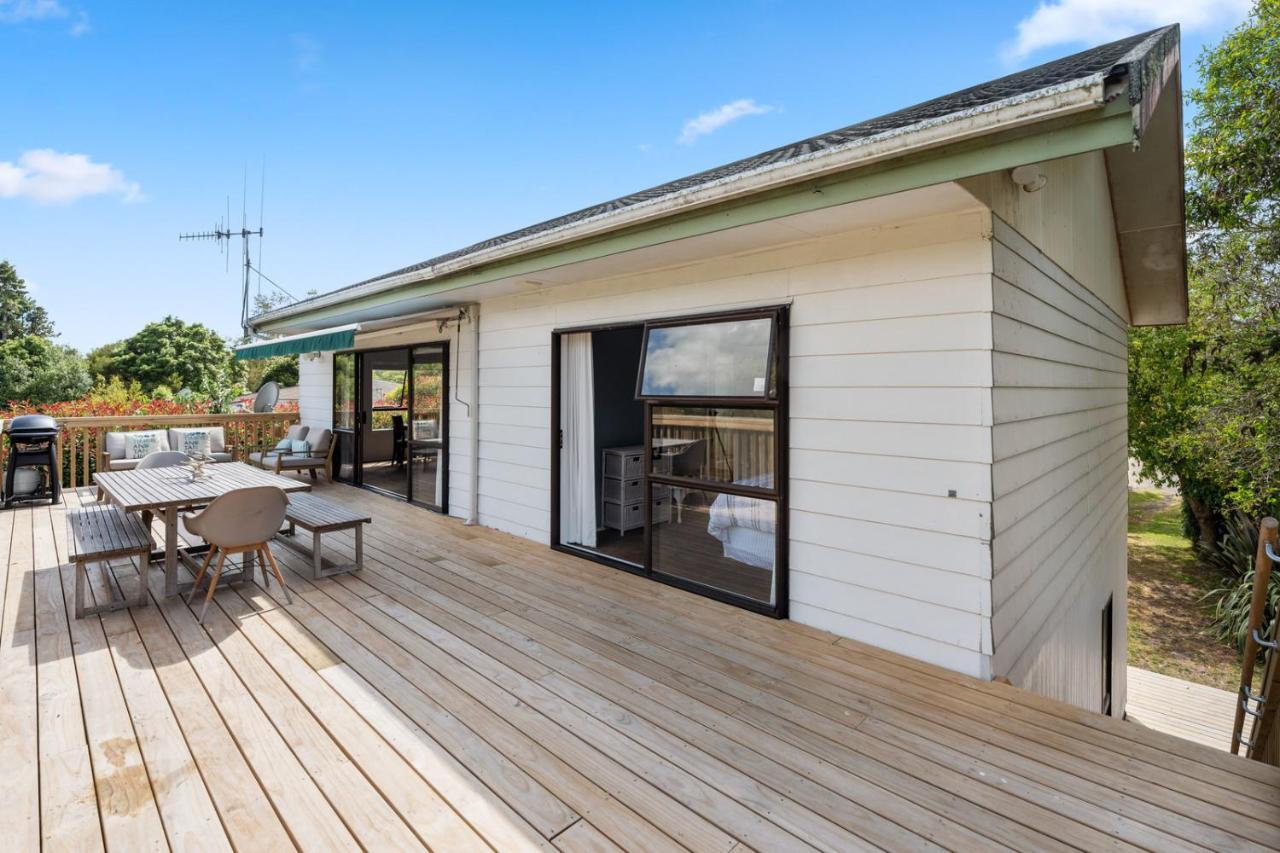 Waitahanui Lake House - Lake Taupo Holiday Home מראה חיצוני תמונה