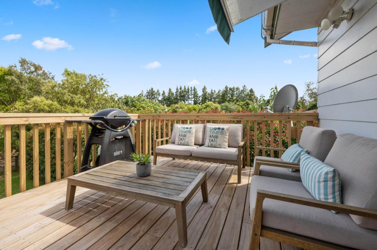 Waitahanui Lake House - Lake Taupo Holiday Home מראה חיצוני תמונה