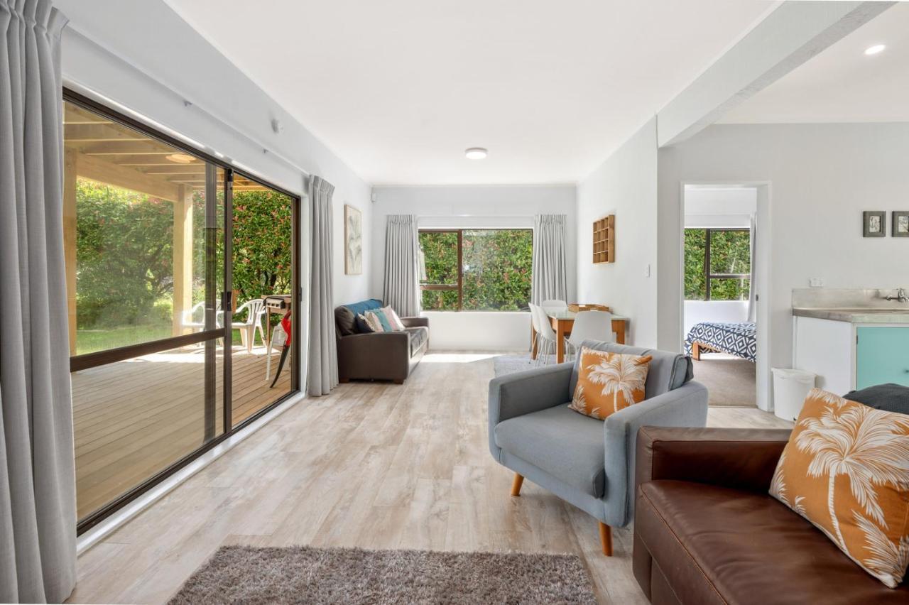 Waitahanui Lake House - Lake Taupo Holiday Home מראה חיצוני תמונה