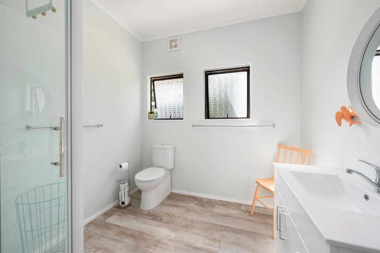 Waitahanui Lake House - Lake Taupo Holiday Home מראה חיצוני תמונה